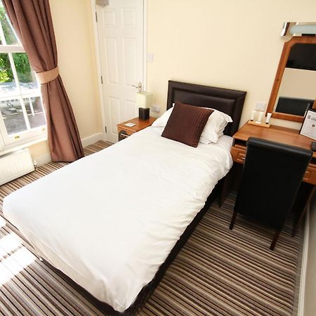 The Lawns Guest House Ретфорд Экстерьер фото