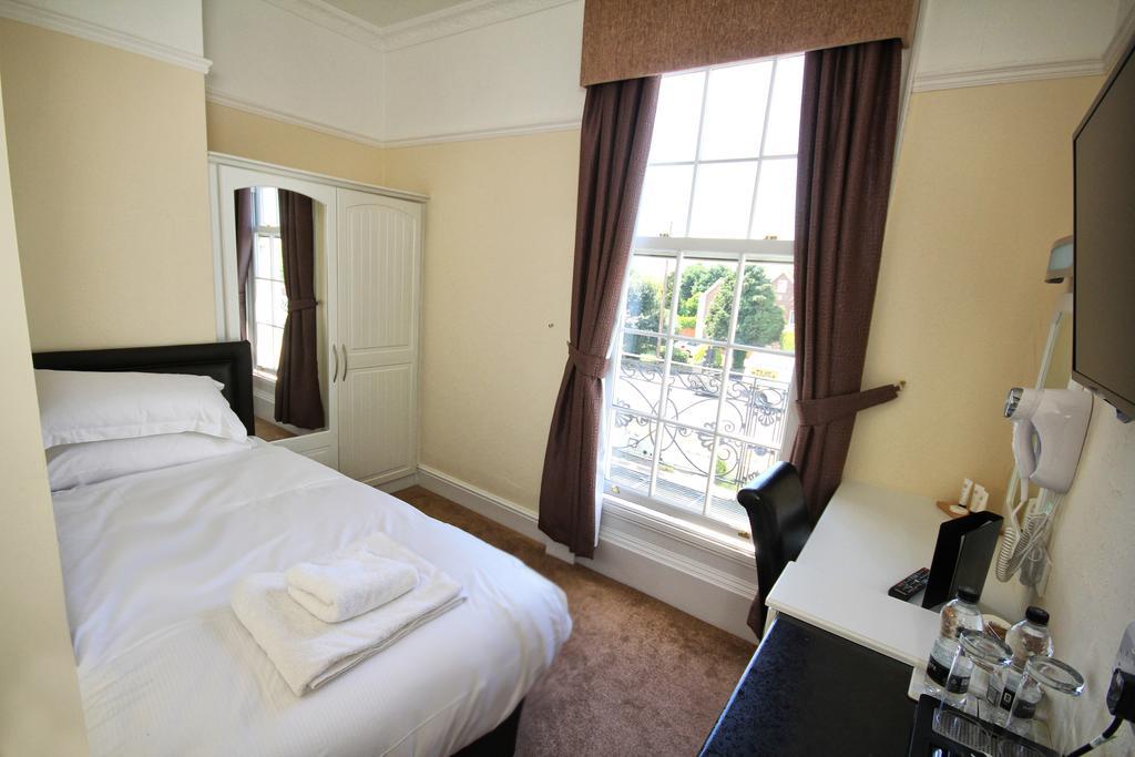 The Lawns Guest House Ретфорд Экстерьер фото